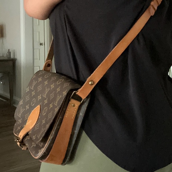 Louis Vuitton Monogram Cartouchiere 22 - Picture 10 of 10